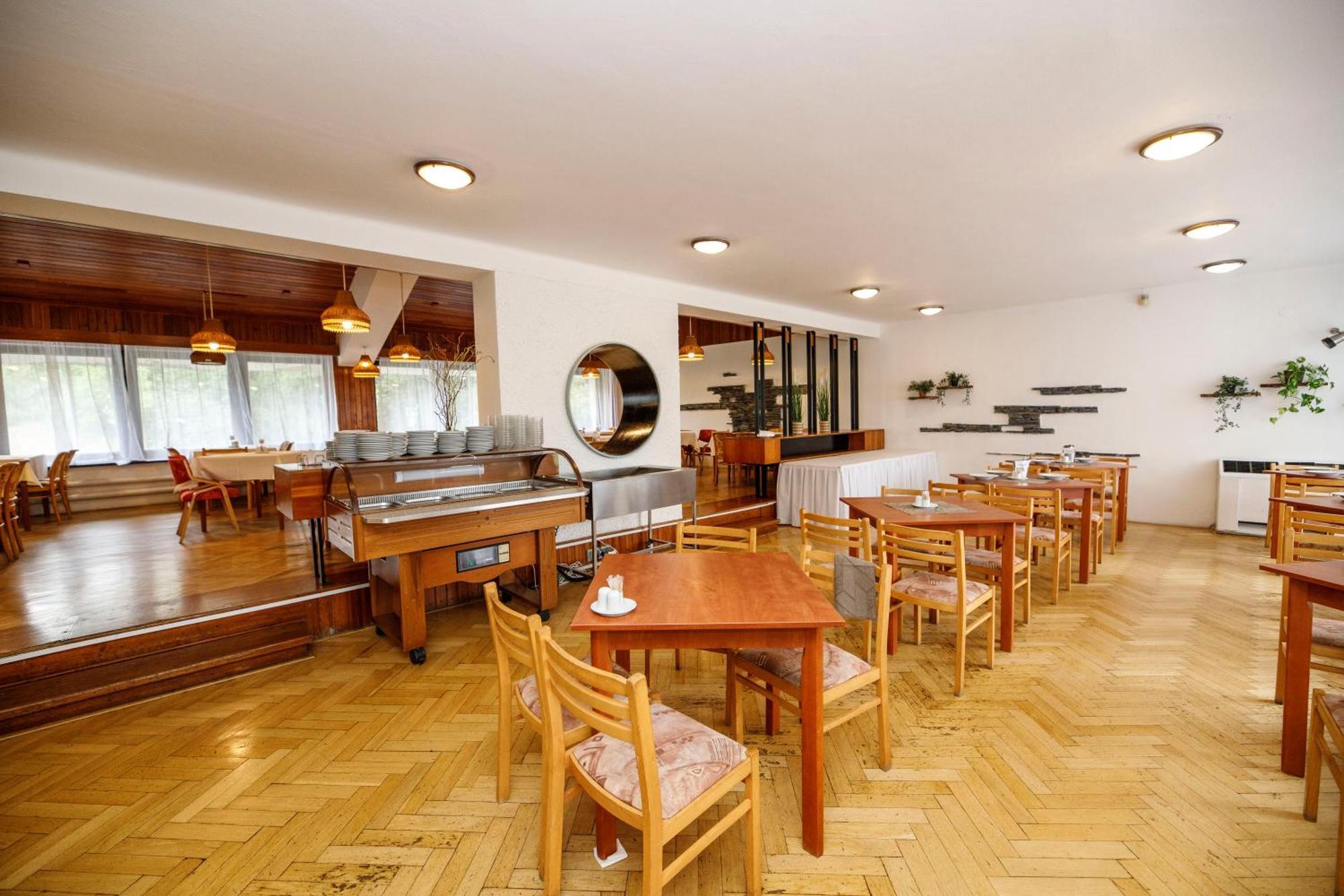 Horsky Hotel Neptun Mala Moravka Ngoại thất bức ảnh