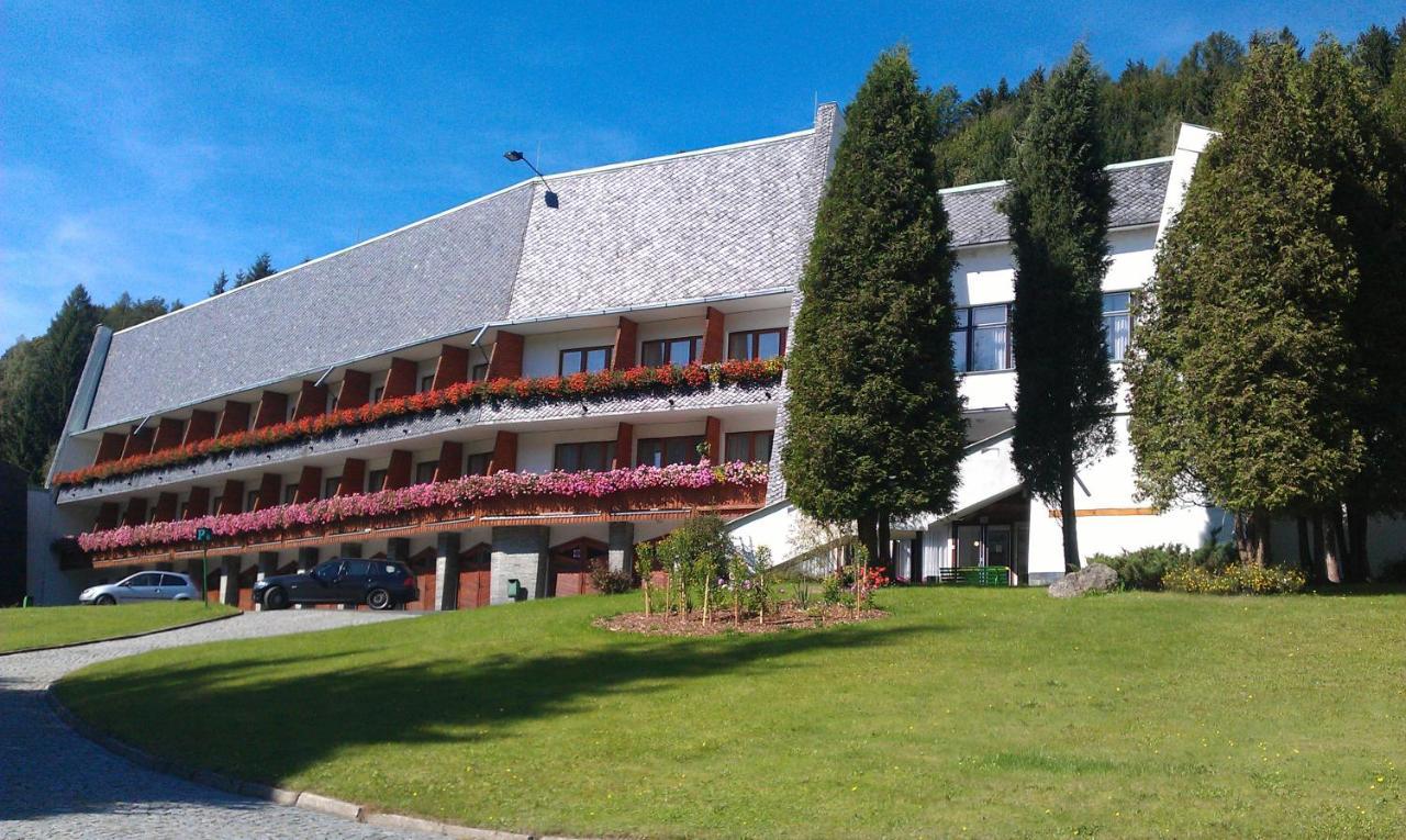 Horsky Hotel Neptun Mala Moravka Ngoại thất bức ảnh